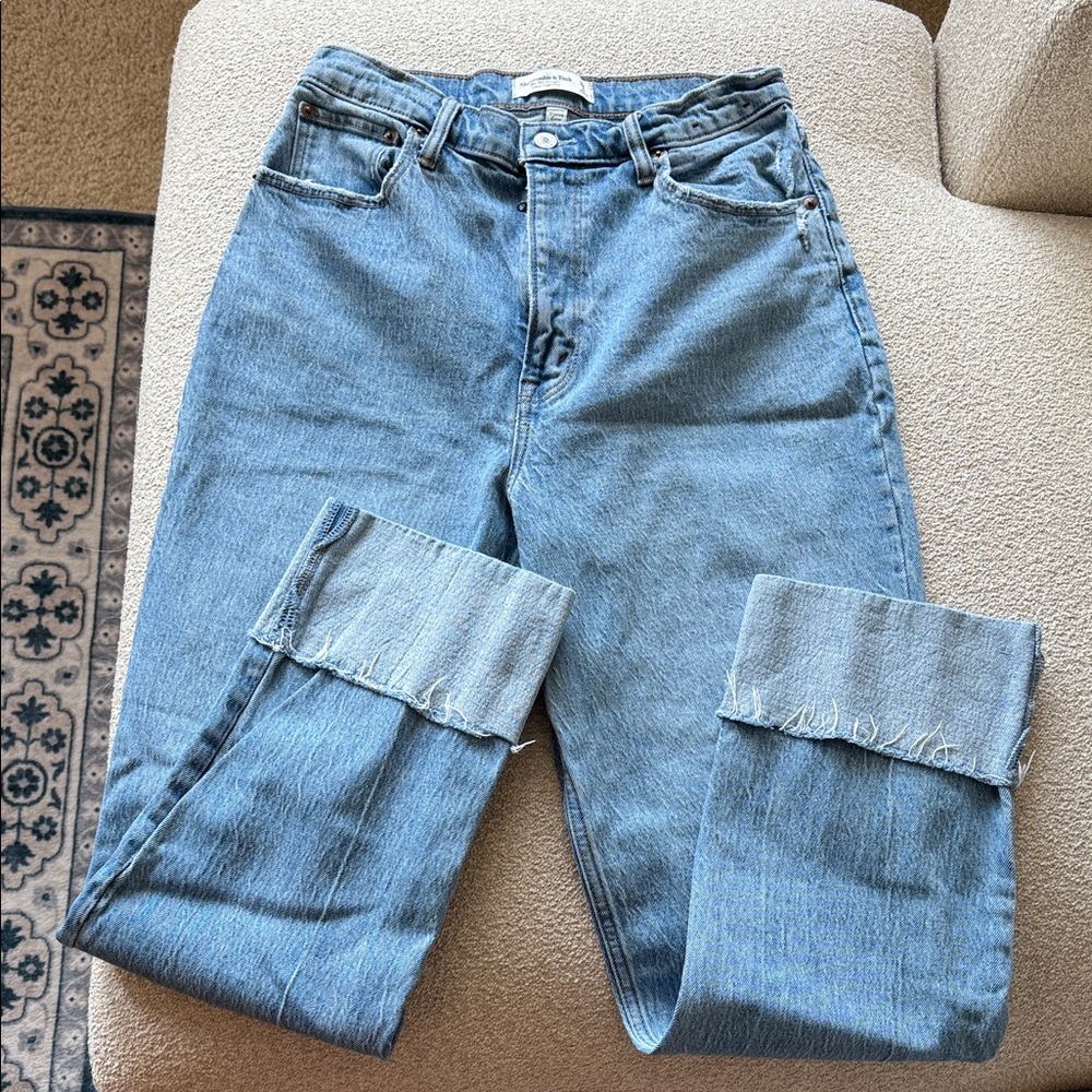 Abercrombie & Fitch curve love Ultra High Rise 90s straight Jeans